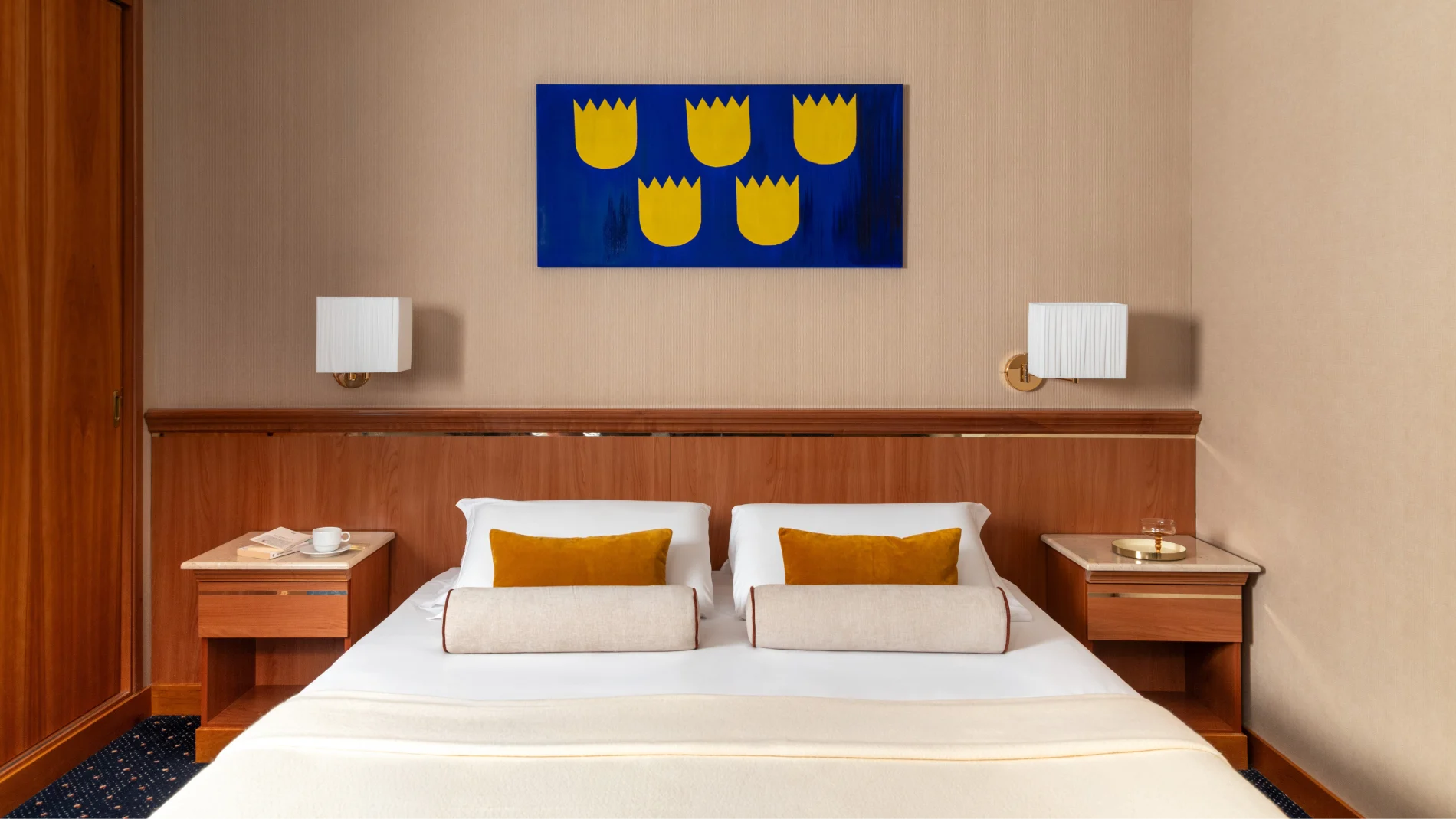 Superior double room with king-size bed and classic design, ideal stay near the Baths of Diocletian and Roma Termini - Hotel Diocleziano, BZAR hotels in Rome