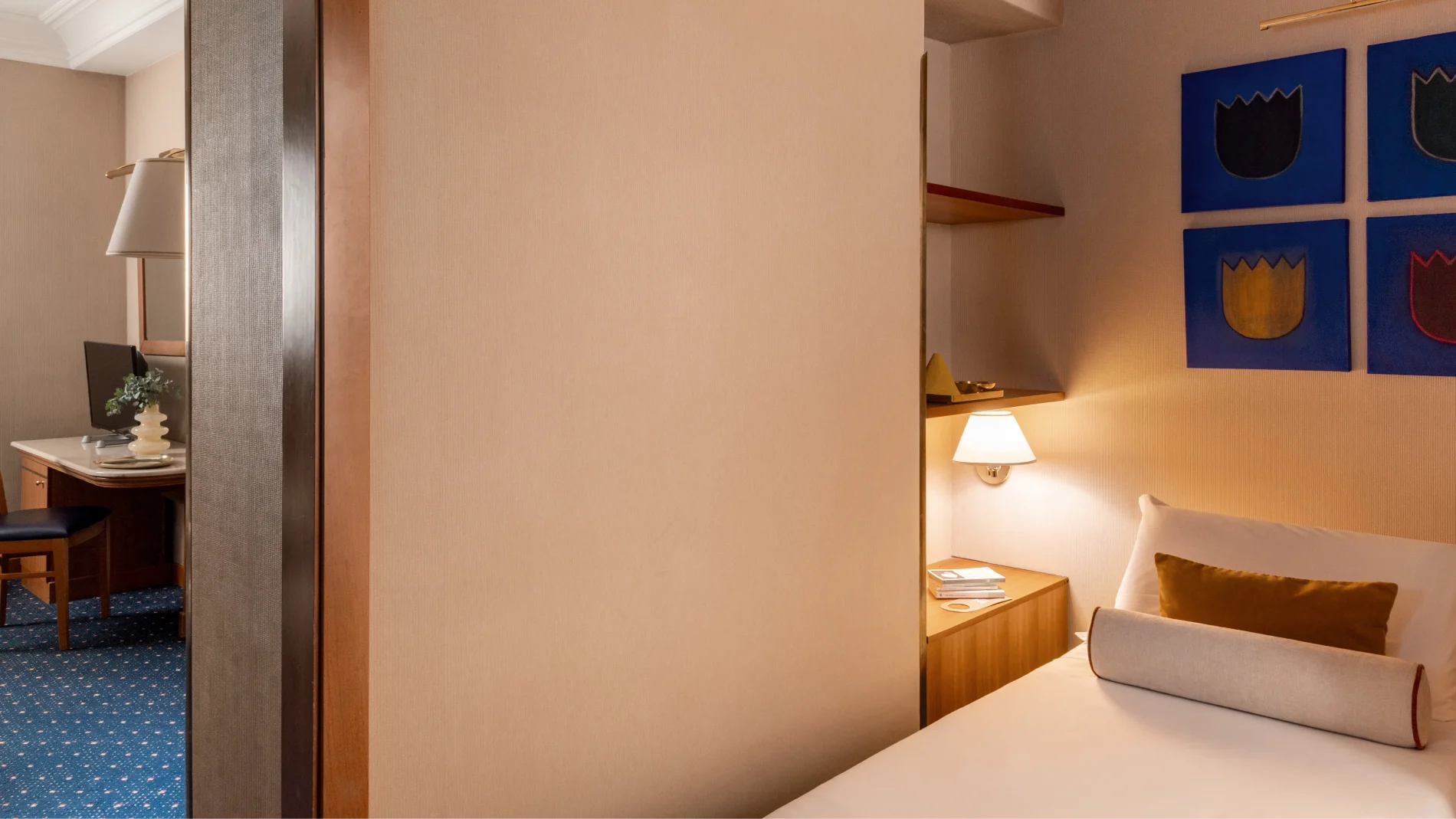 Room with lounge area and desk, welcoming setting for business and leisure travelers near Piazza della Repubblica - Hotel Diocleziano, BZAR hotels in Rome