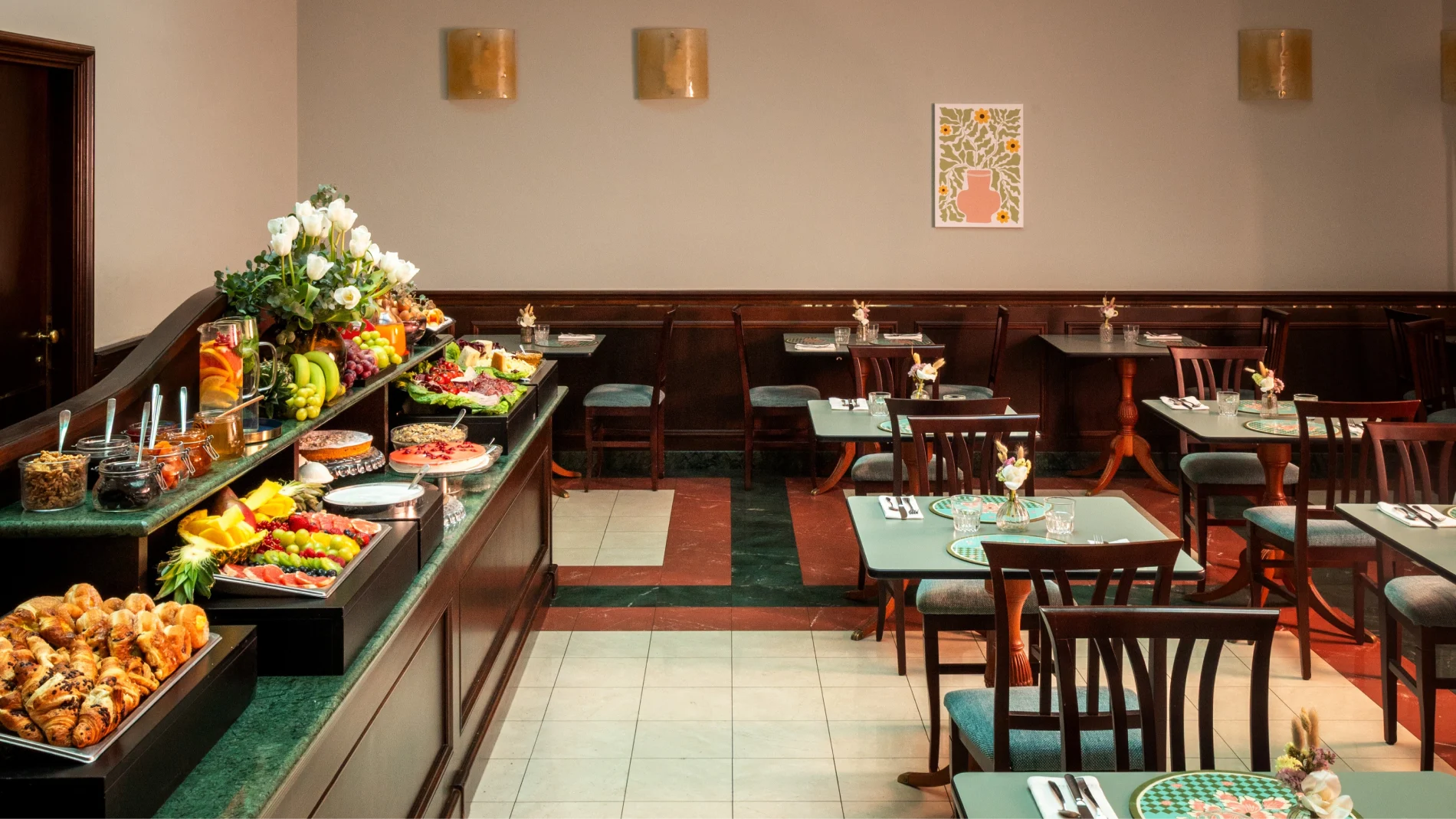Breakfast room with rich continental buffet, fresh fruit and sweet specialties in central Rome near Termini Station - Hotel Diocleziano, BZAR hotels in Rome