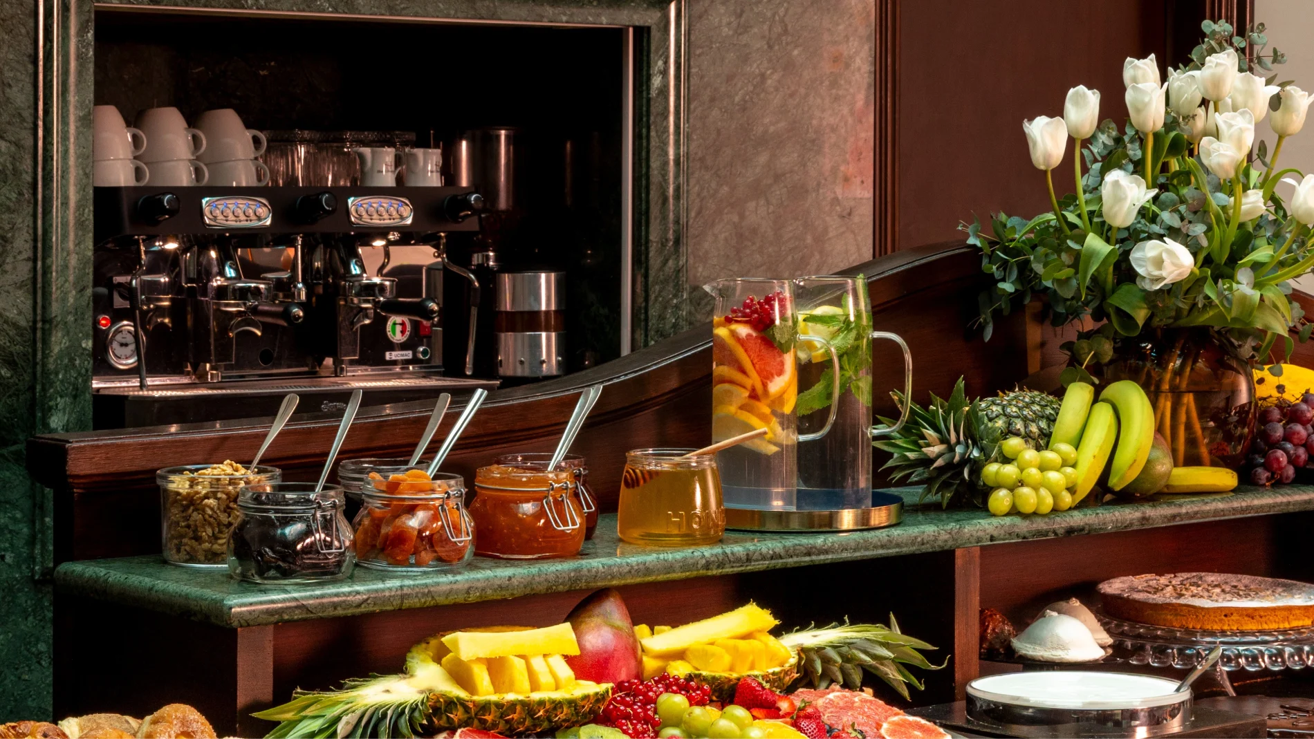 Breakfast room with rich continental buffet, fresh fruit and sweet specialties in central Rome near Termini Station - Hotel Diocleziano, BZAR hotels in Rome [view 2]