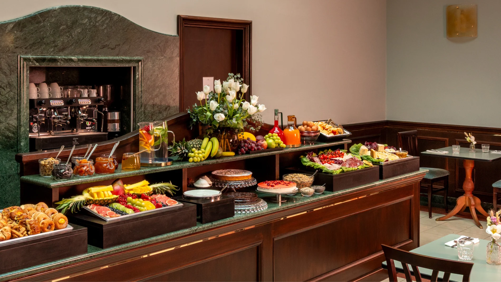 Breakfast room with rich continental buffet, fresh fruit and sweet specialties in central Rome near Termini Station - Hotel Diocleziano, BZAR hotels in Rome [view 3]