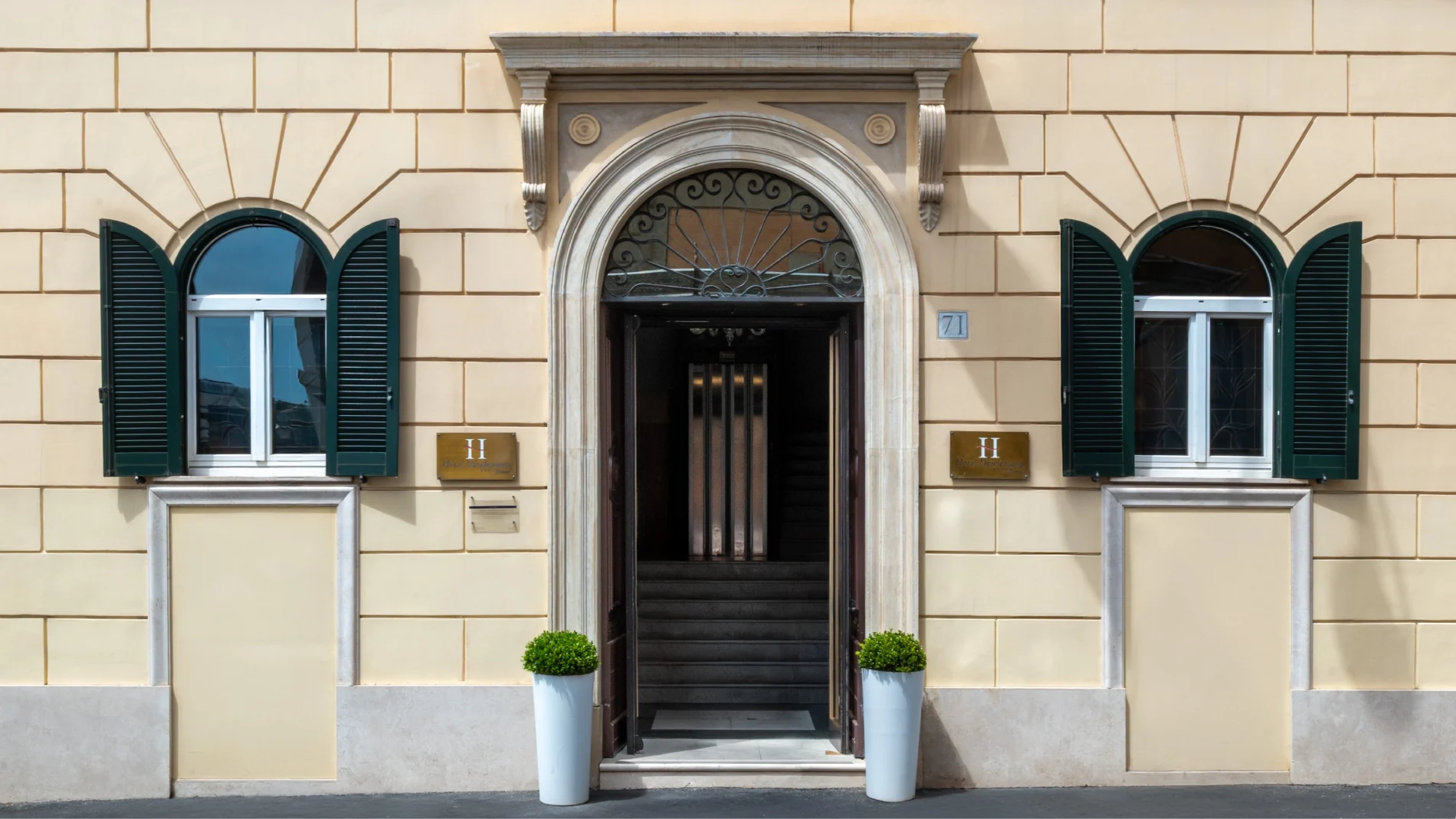 Historic hotel entrance in central Rome, steps from Termini Station, Piazza della Repubblica and Baths of Diocletian - Hotel Diocleziano, BZAR hotels in Rome