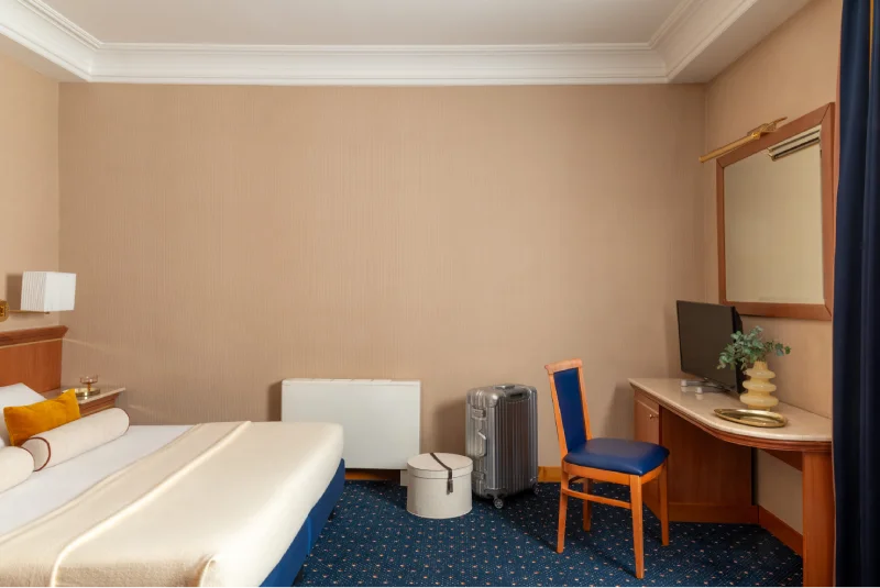 Triple Room with desk, TV and relaxation area, ideal for guests seeking comfort near Termini and the Baths of Diocletian - Hotel Diocleziano, BZAR hotels in Rome